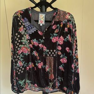 Johnny Was Black and Pink Boxy Long Sleeve velvet blouse